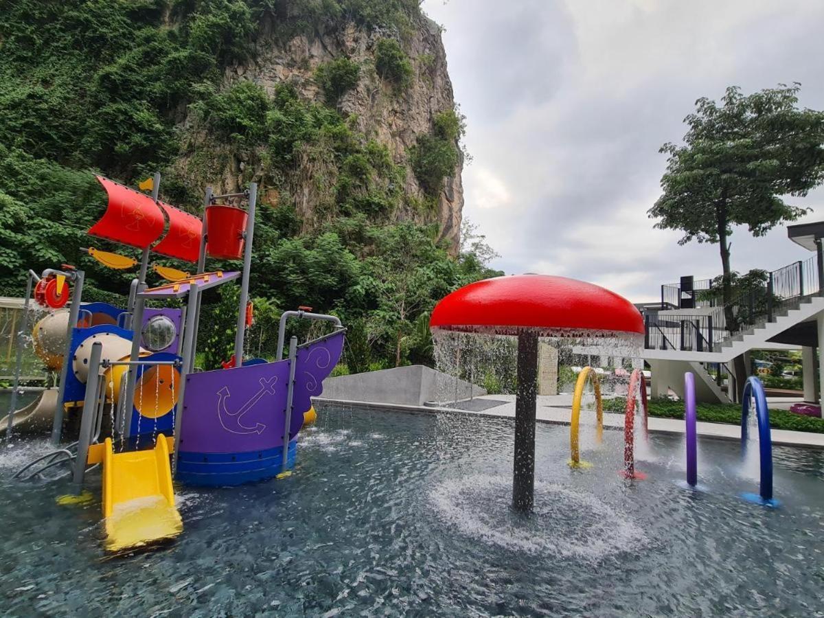 Ipoh Waterpark The Cove Premium Suites 7-13Pax By Iwh Exterior foto